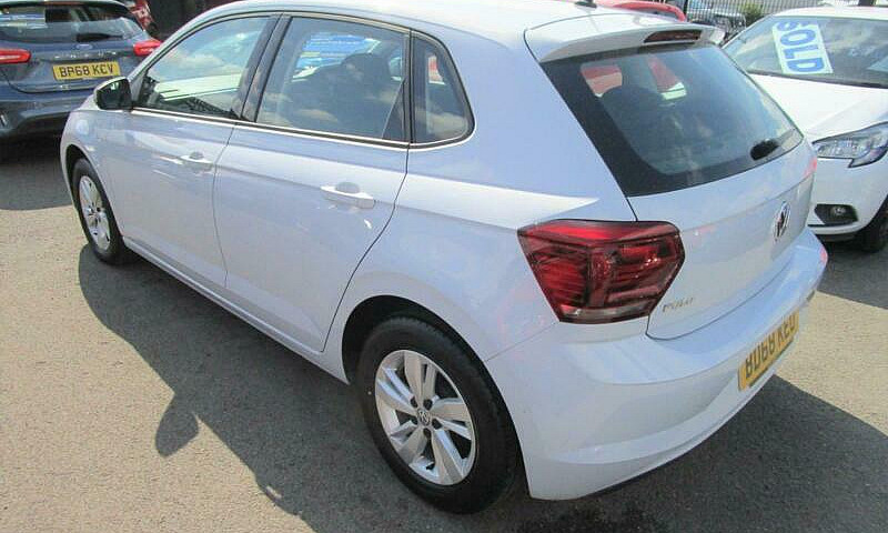 2018 Volkswagen Polo...