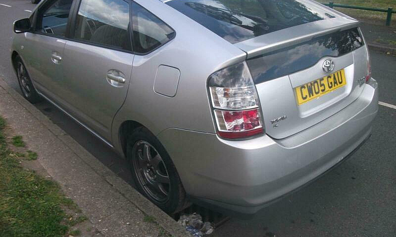 2005 Toyota Prius 1....