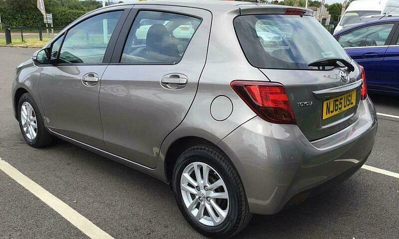2015 Toyota Yaris 1....