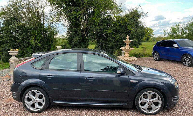 Ford Focus St-2 5 Do...