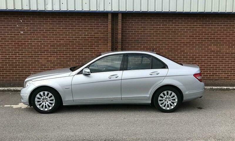 2010 Mercedes-Benz C...