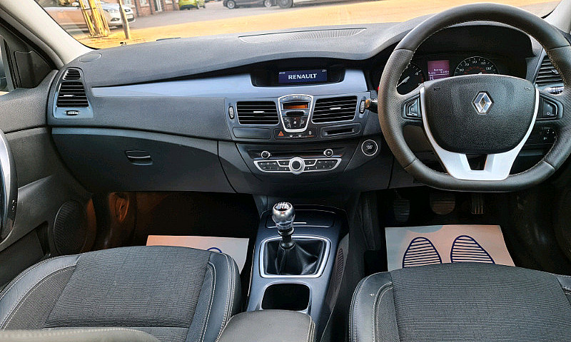 2010 Renault Laguna ...
