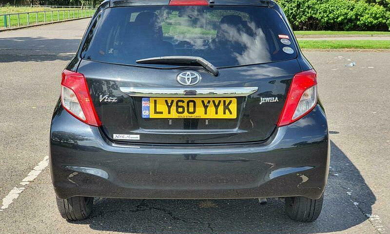 2010 Toyota Yaris Ic...