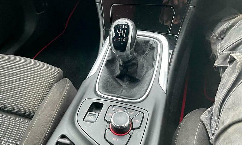 Vauxhall Insignia 2....