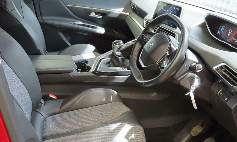 2018 Peugeot 3008 Su...