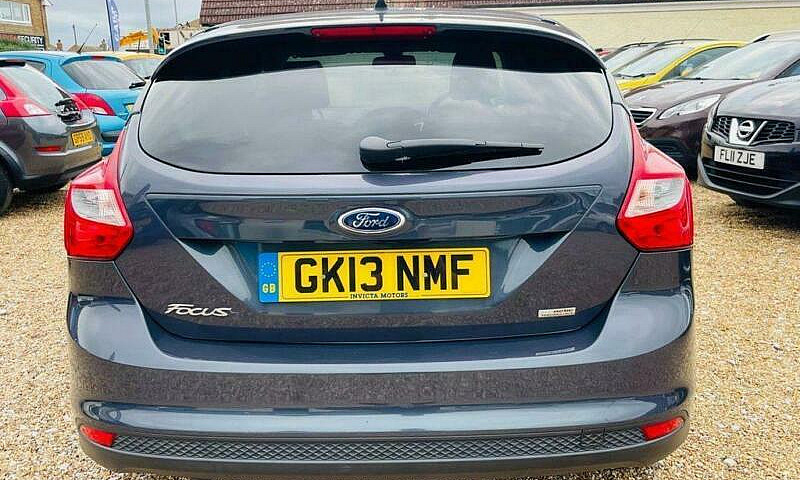2013 13 Ford Focus 1...