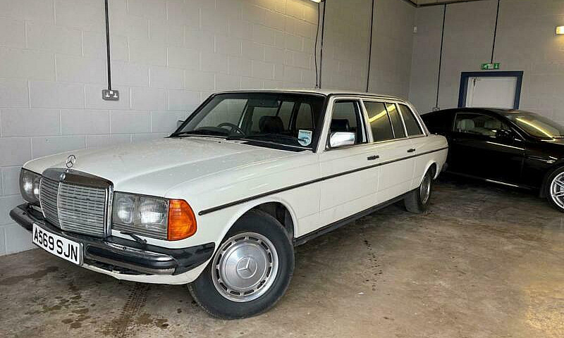 1984 Mercedes W123 2...