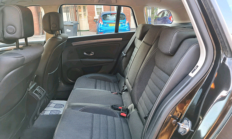 2010 Renault Laguna ...