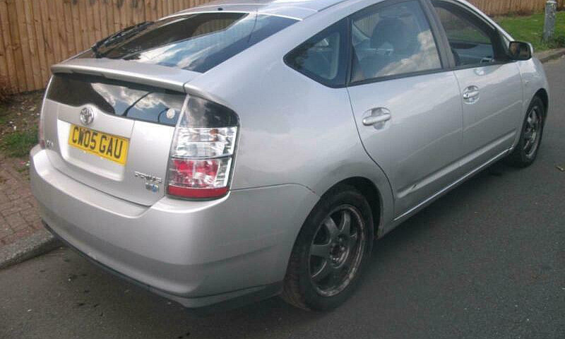 2005 Toyota Prius 1....