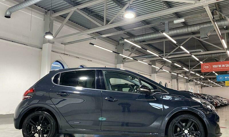 2016 Peugeot 208 1.2...