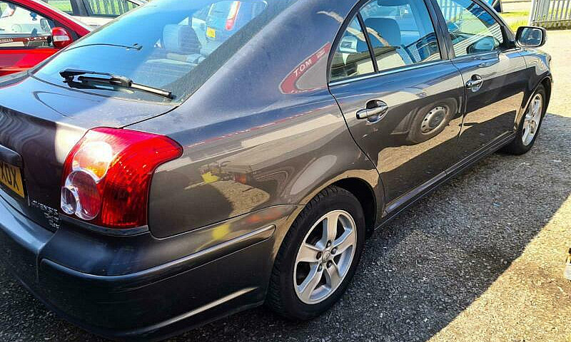 2006 Toyota Avensis ...
