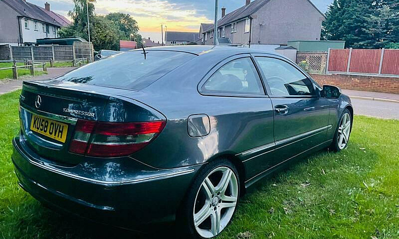 2008 Mercedes-Benz C...