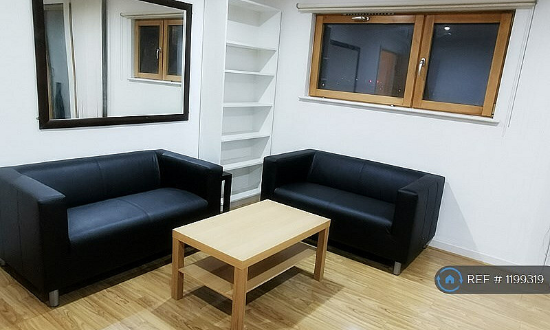 2 Bedroom Flat In Ar...