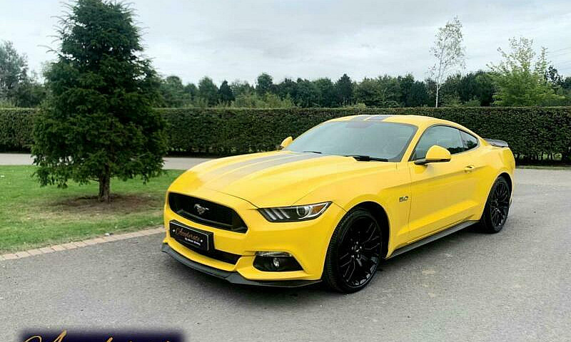 2017 Ford Mustang 5....