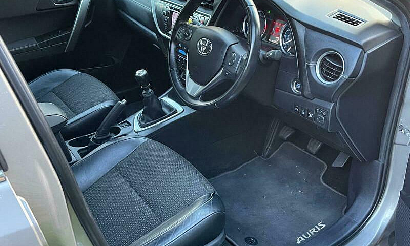 Toyota Auris 1.4 D-4...