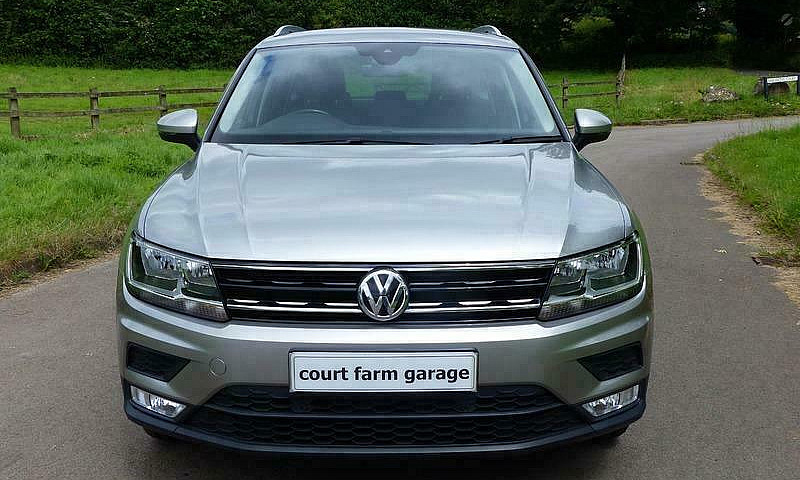 2017 Volkswagen Tigu...