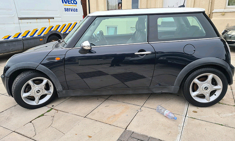 Mini Cooper 1.6 Petr...