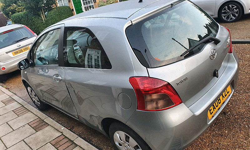 Toyota Yaris ...