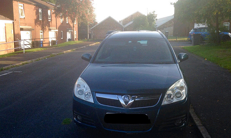 Vauxhall Vectra Elit...