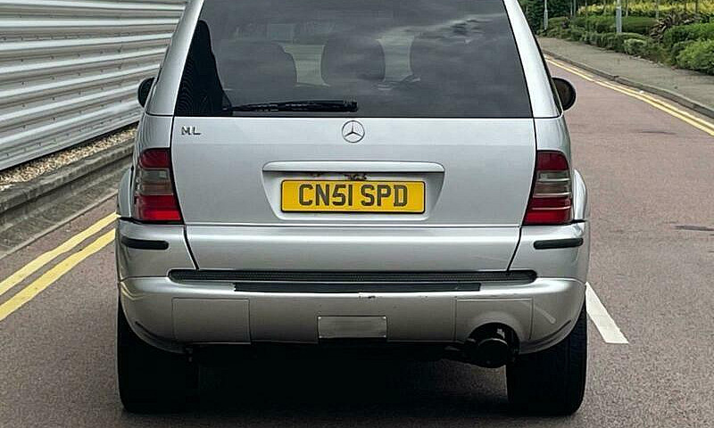 2001 Mercedes-Benz M...