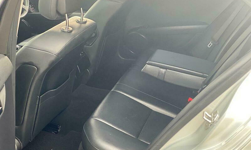 2010 Mercedes-Benz C...
