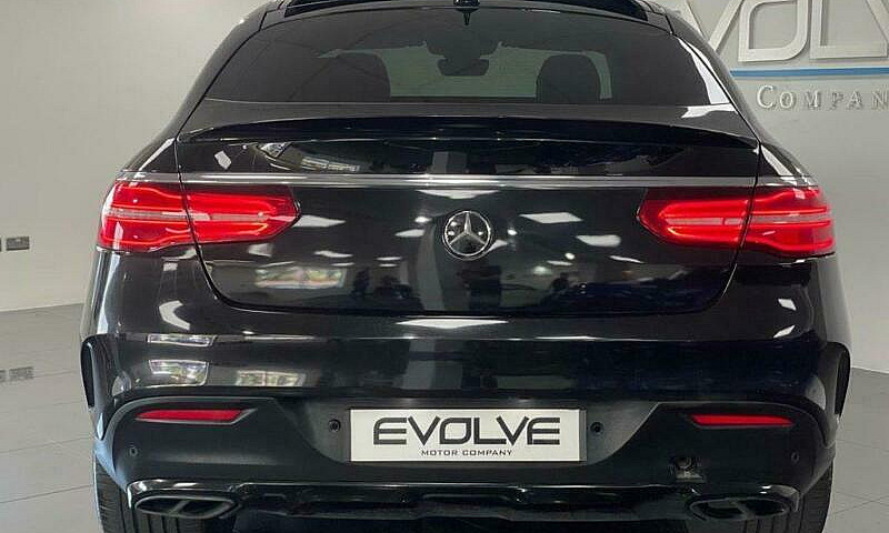 2017 11 Mercedes-Ben...