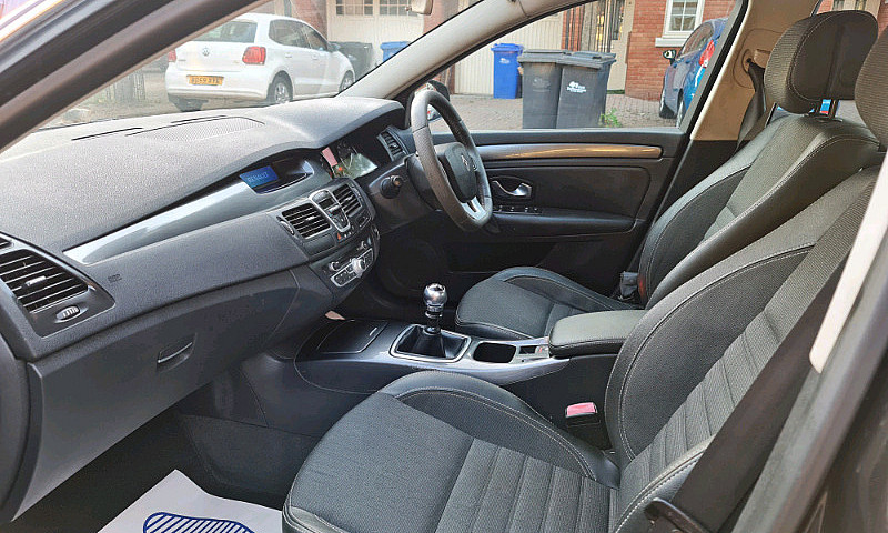 2010 Renault Laguna ...