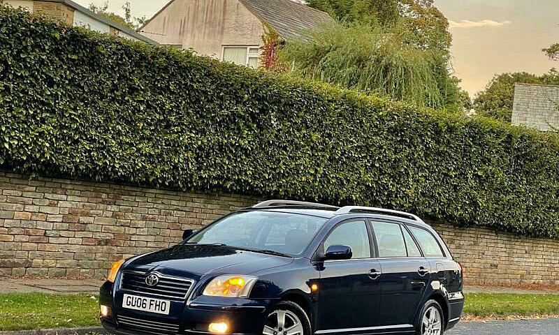 06 Toyota Avensis 1....