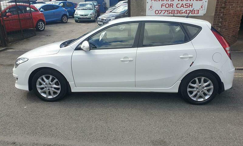 2011 Hyundai 130 Com...