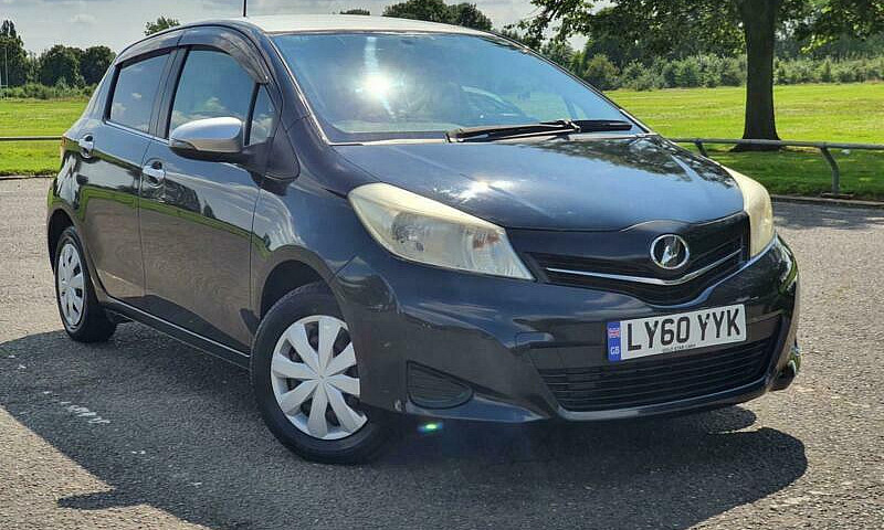 2010 Toyota Yaris Ic...