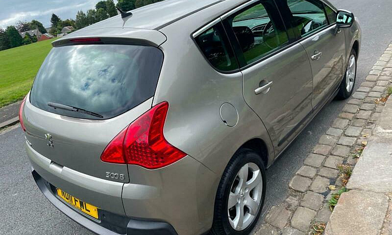 2011 Peugeot 3008 1....