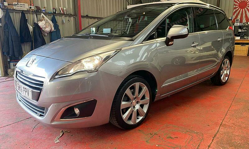 2016 Peugeot 5008 1....