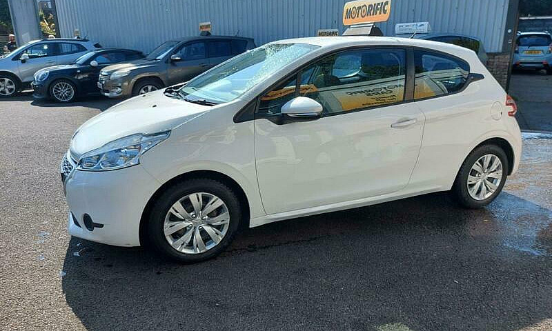 2013 Peugeot 208 1.2...