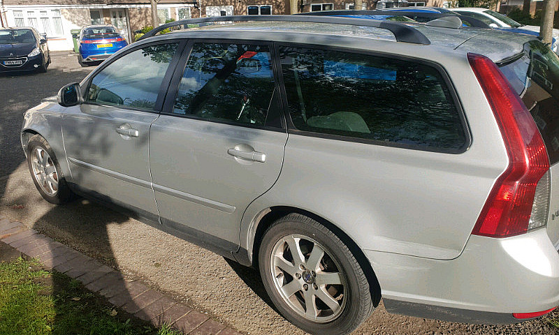 Volvo V50 ...