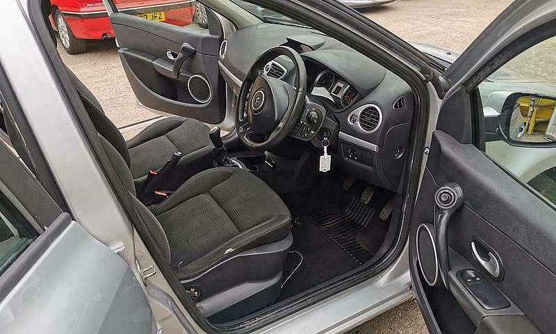2009 Renault Clio 1....