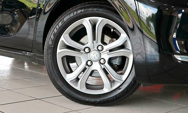 2015 Peugeot 208 1.2...