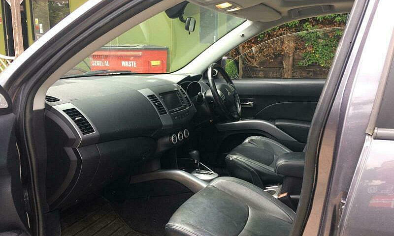 2010 Mitsubishi Outl...