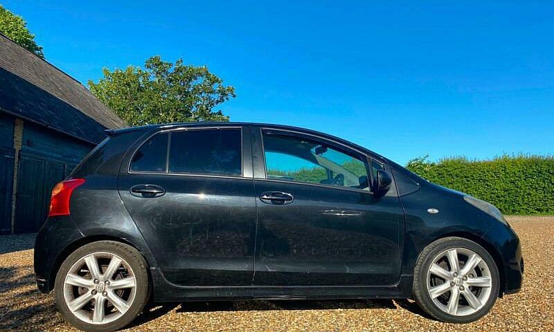 2008 Toyota Yaris 1....