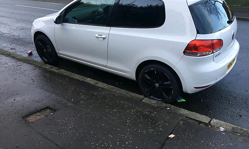 2010 3Dr White Volks...