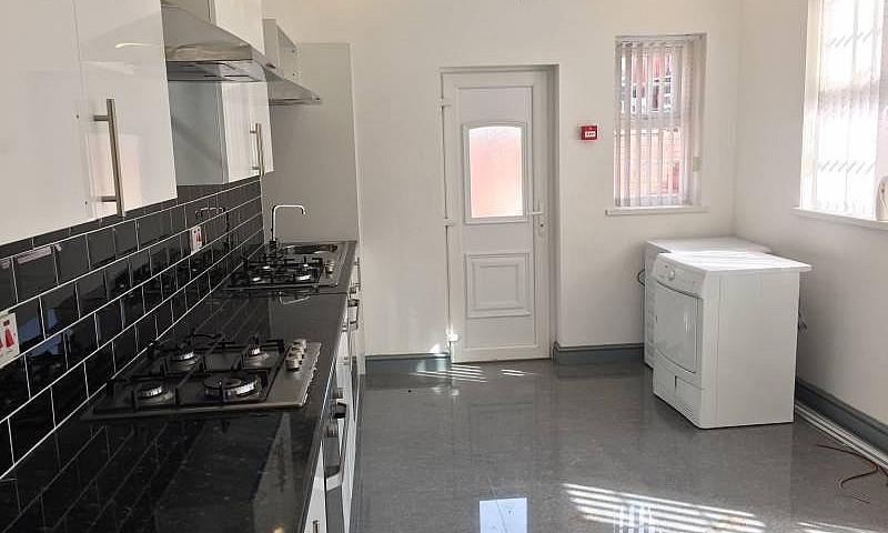 1 Bedroom, On-Suite,...