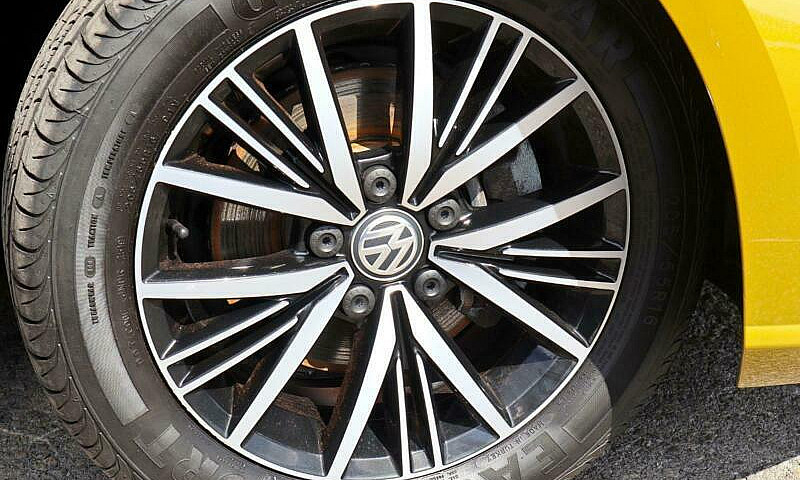 2018 Volkswagen Golf...