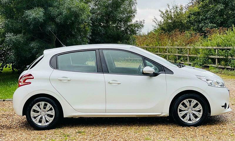 2013 Peugeot 208 1.2...