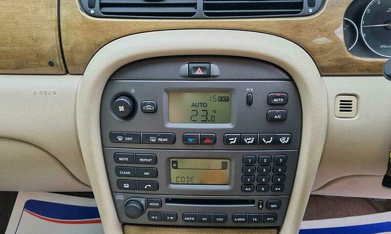 2004 53 Jaguar X-Typ...