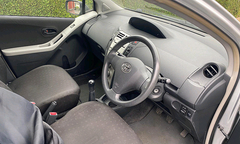 Toyota Yaris T2...