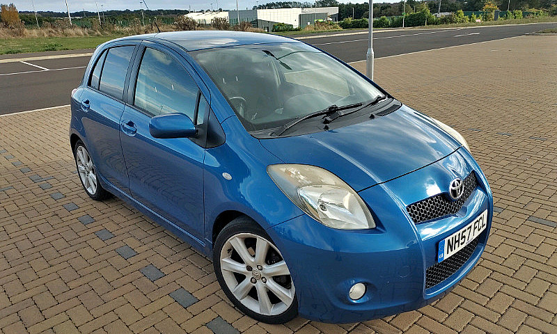 Toyota Yaris Sr...