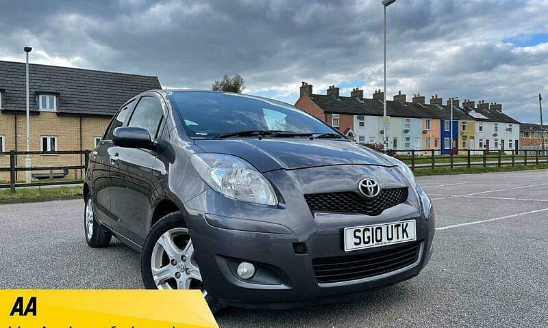2010 Toyota Yaris 1....