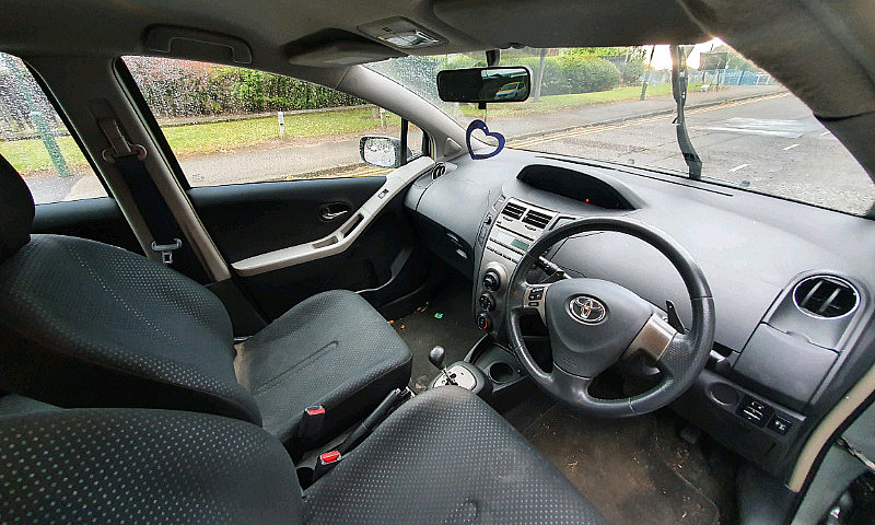 2009 Toyota Yaris 1....