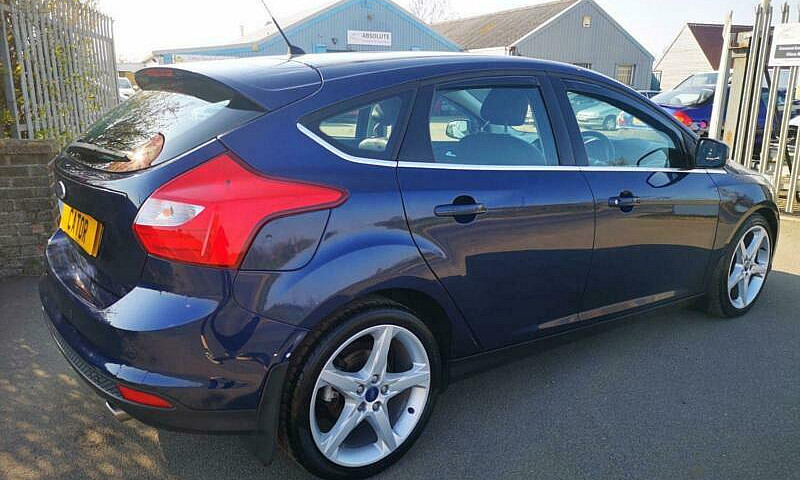 Ford Focus 1.6 Titan...