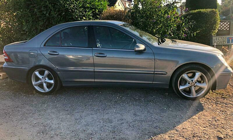 2005 Mercedes-Benz C...
