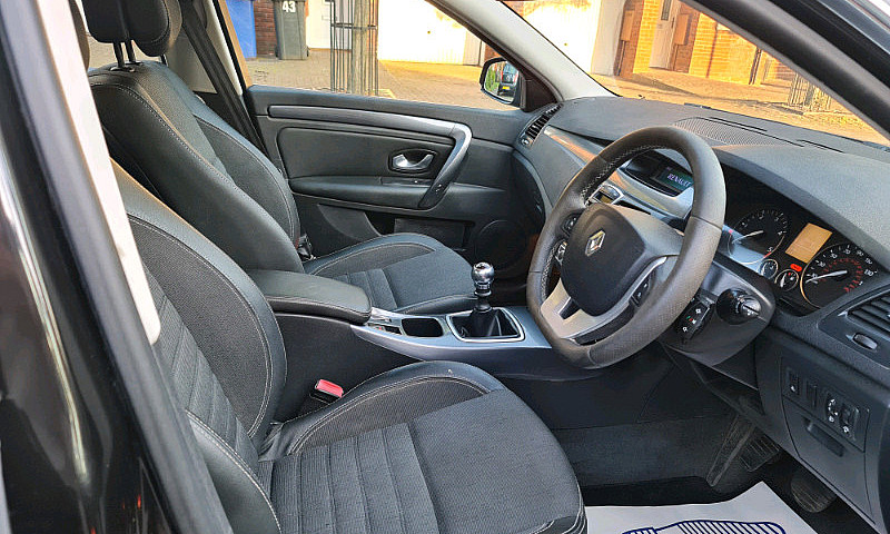 2010 Renault Laguna ...